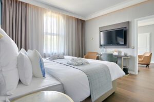 Deluxe Suite, spa stays, spa break, slow it travel